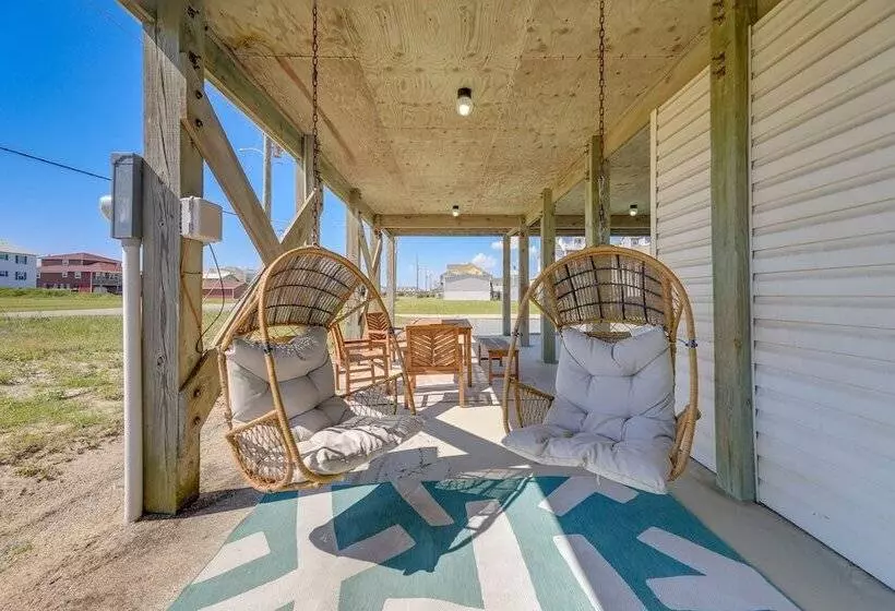North Topsail Beach Home   Walk To The Ocean!