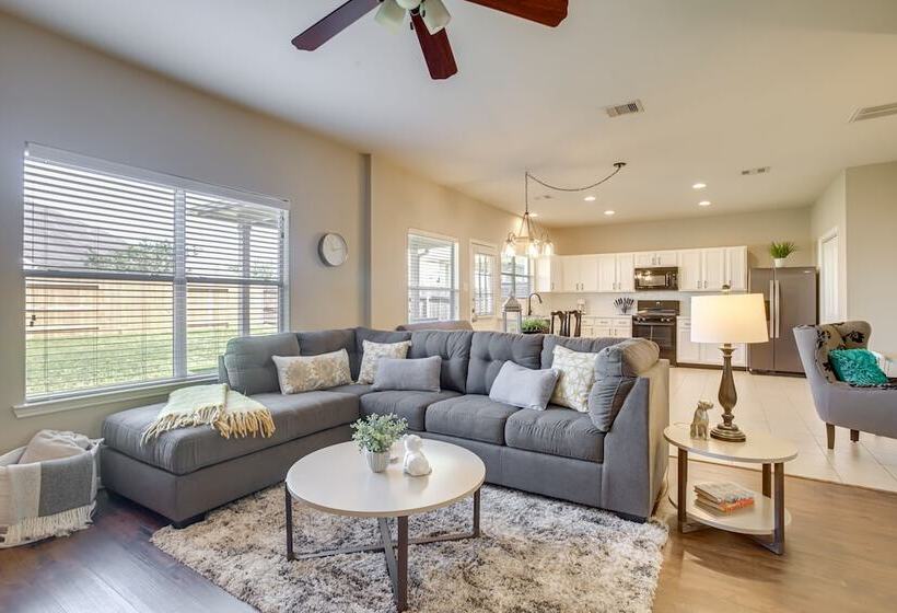 Pet Friendly Tomball Home ~ 8 Mi To Burroughs Park