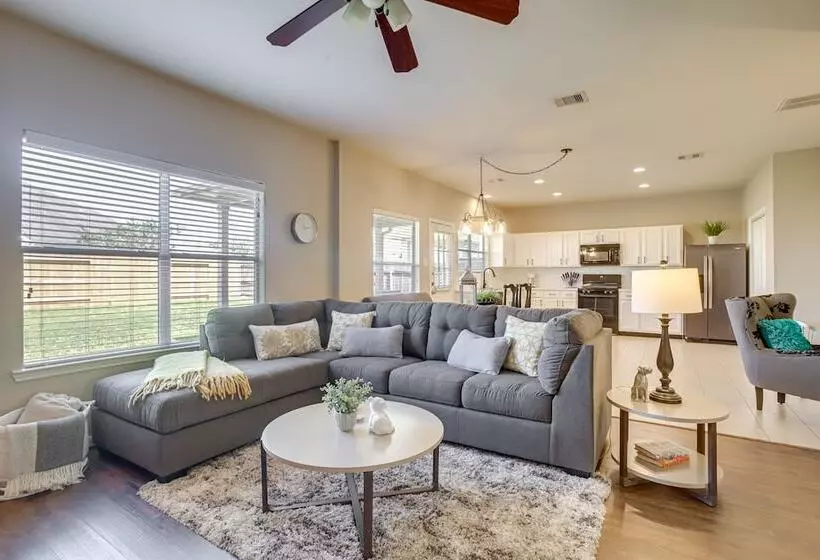 Pet Friendly Tomball Home ~ 8 Mi To Burroughs Park