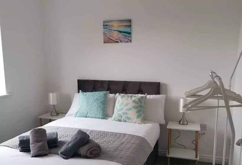 Residenssi Olive And Carol S Beautiful 3 Bed House In Walsall