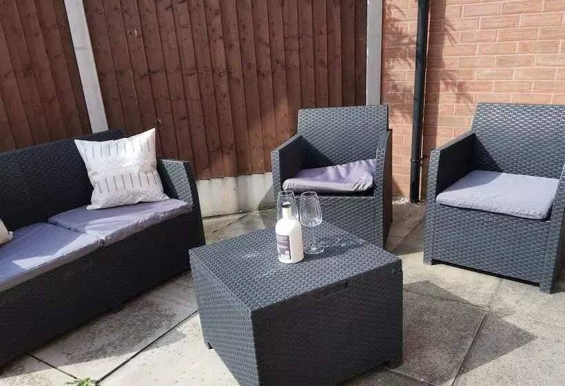 Residenssi Olive And Carol S Beautiful 3 Bed House In Walsall