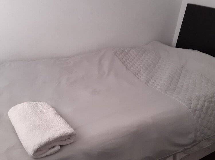 住所  Rushden Retreat   3 Bedroom House