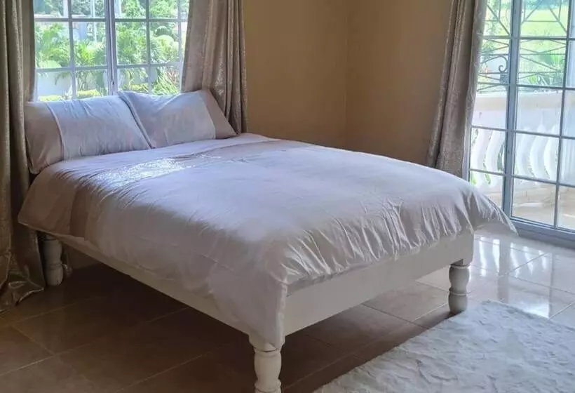 اقامتگاه Tropical Paradise Sea View Villa In Ocho Rios