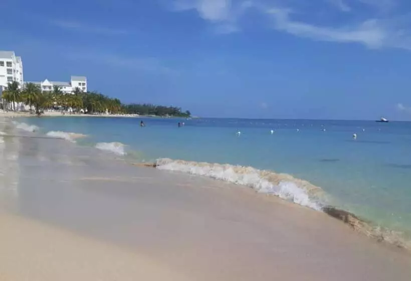 اقامتگاه Tropical Paradise Sea View Villa In Ocho Rios