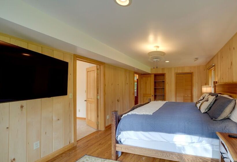 Riverfront West Virginia Cabin W/ Screened In Deck