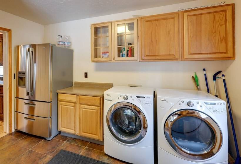 Rural Cabin Bordering Coconino National Forest!