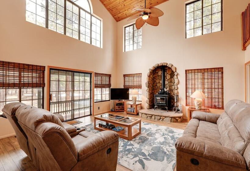 Rural Cabin Bordering Coconino National Forest!