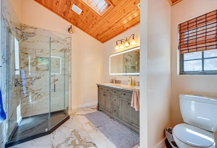 Rural Cabin Bordering Coconino National Forest!