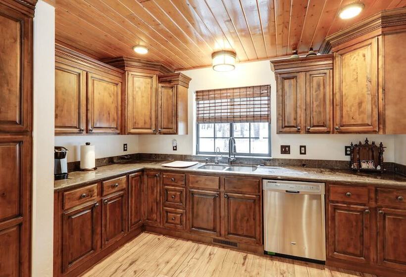 Rural Cabin Bordering Coconino National Forest!