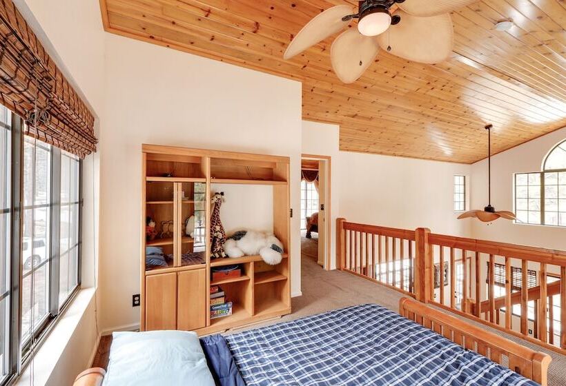 Rural Cabin Bordering Coconino National Forest!