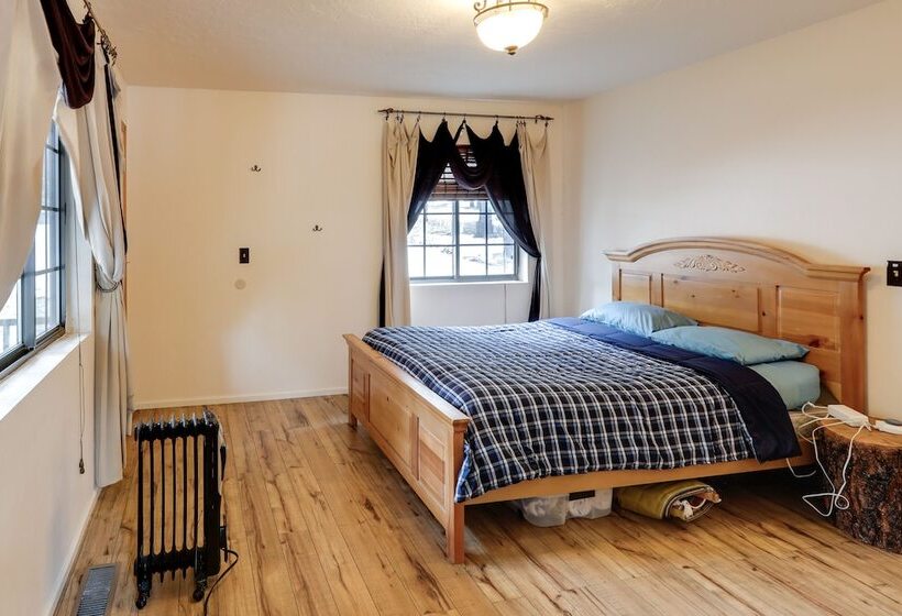 Rural Cabin Bordering Coconino National Forest!