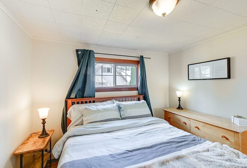 Rustic Allyn Cabin: Private Isl Community W/ Kayak