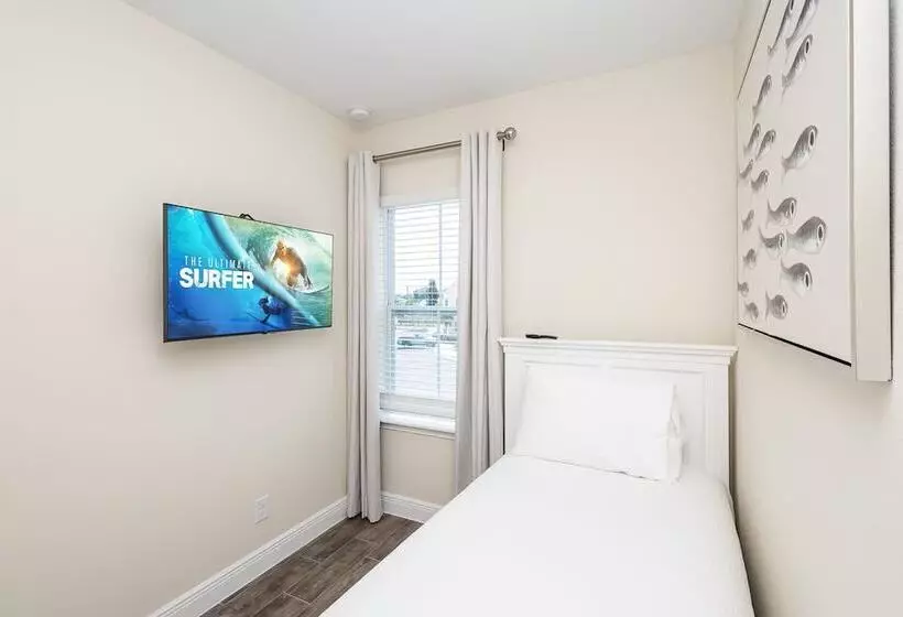 Sandy Bottoms At Margaritaville