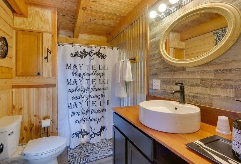 Secluded Berkeley Springs Home W/ Fire Pit + Deck!