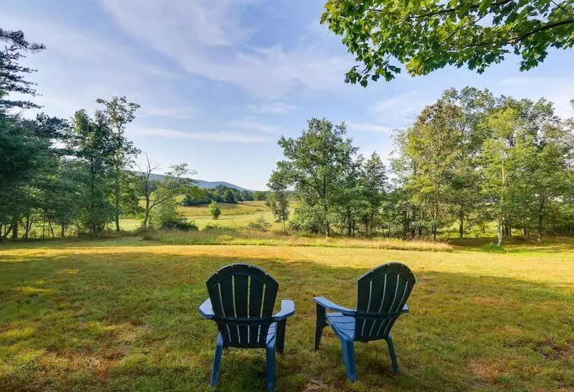 Secluded Berkeley Springs Home W/ Fire Pit + Deck!