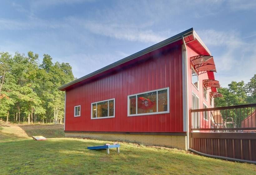 Secluded Berkeley Springs Home W/ Fire Pit + Deck!