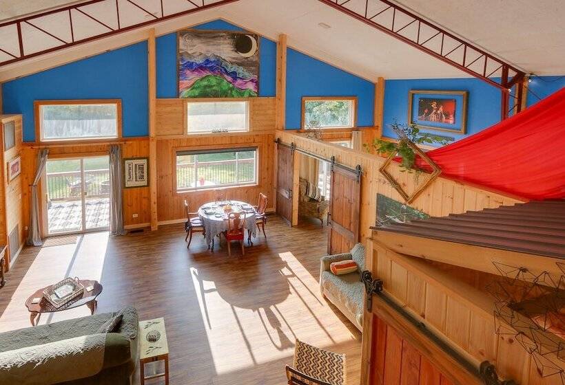 Secluded Berkeley Springs Home W/ Fire Pit + Deck!