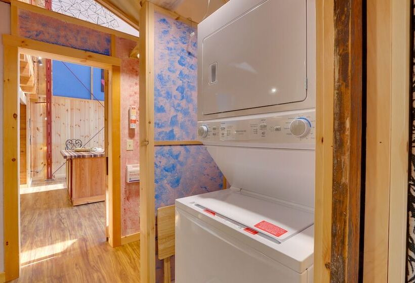 Secluded Berkeley Springs Home W/ Fire Pit + Deck!