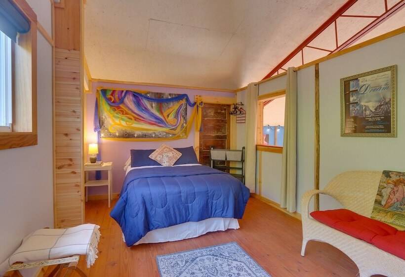 Secluded Berkeley Springs Home W/ Fire Pit + Deck!