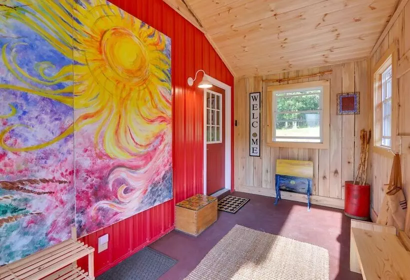 Secluded Berkeley Springs Home W/ Fire Pit + Deck!