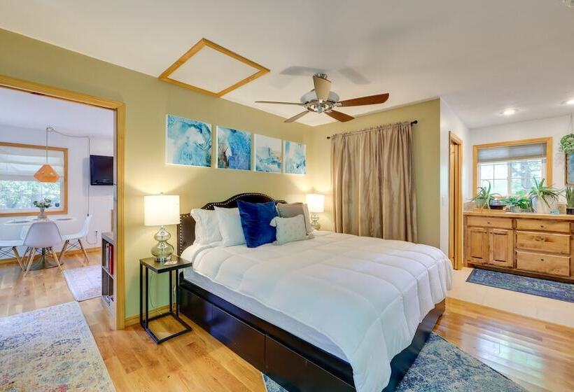 Secluded Ozark Mtn Cottage W/ Wraparound Deck