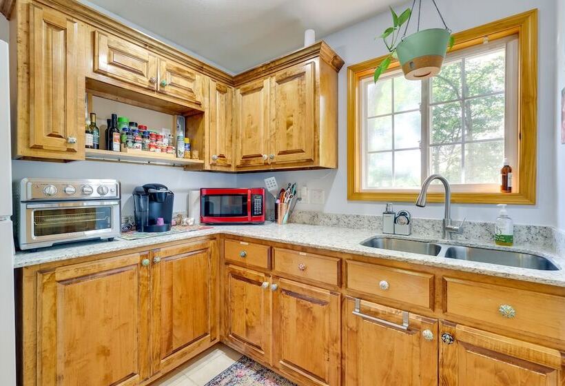 Secluded Ozark Mtn Cottage W/ Wraparound Deck