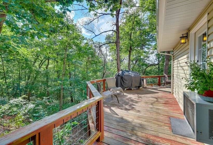 Secluded Ozark Mtn Cottage W/ Wraparound Deck