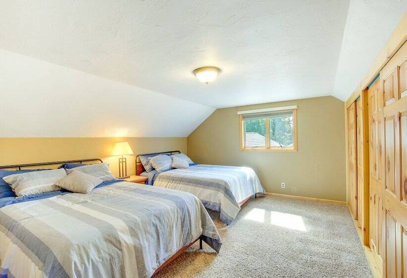 Shawano Vacation Rental: Close To Main Street!