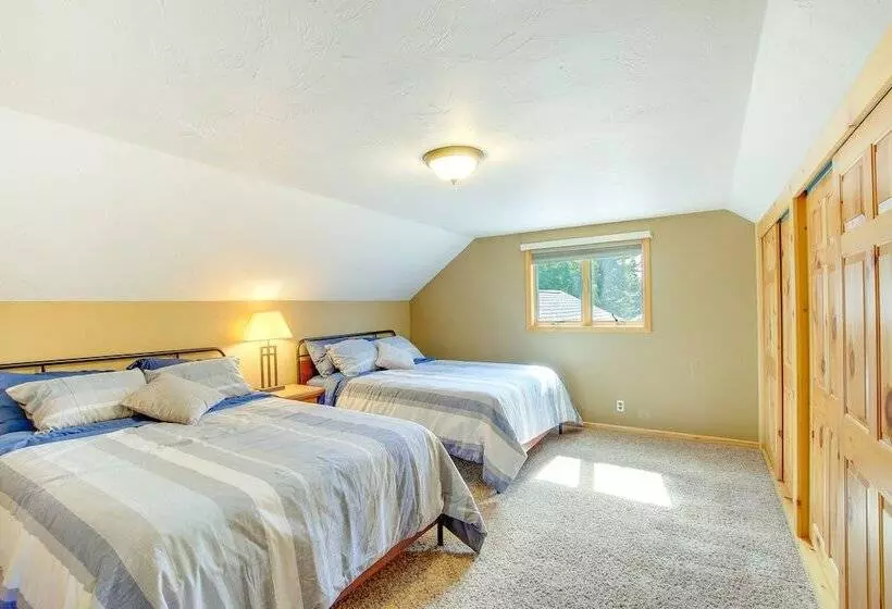 Shawano Vacation Rental: Close To Main Street!