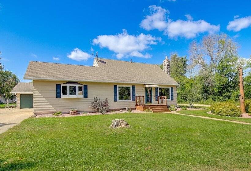 Shawano Vacation Rental: Close To Main Street!