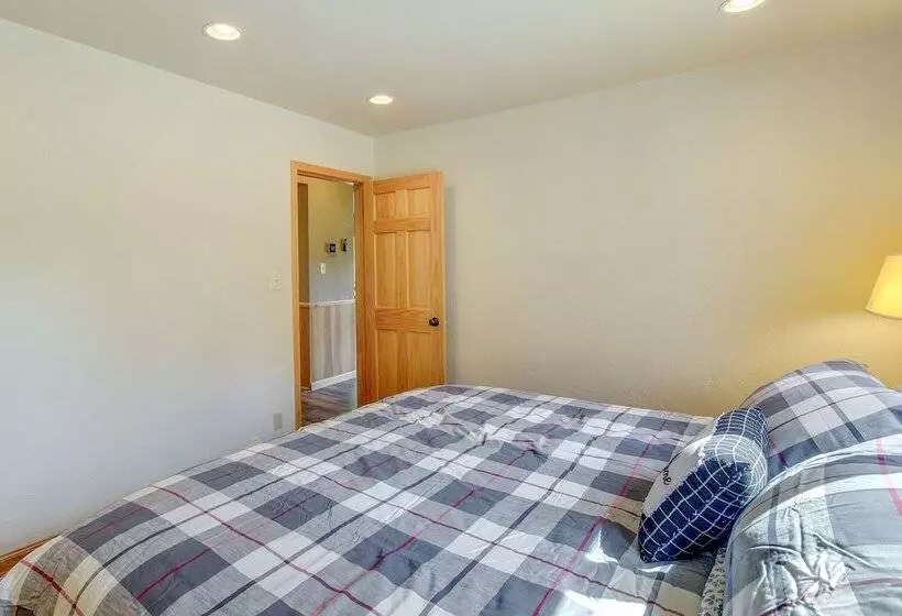 Shawano Vacation Rental: Close To Main Street!