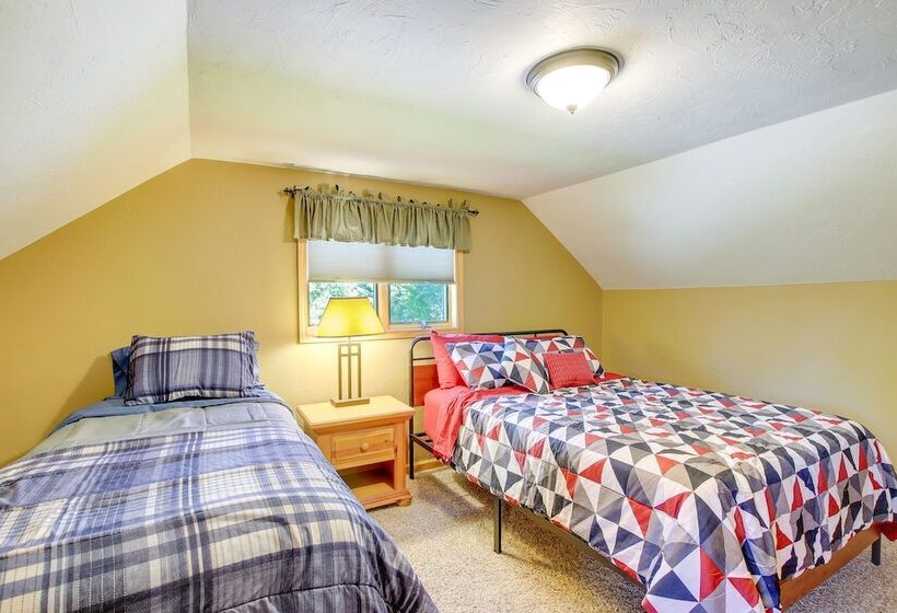 Shawano Vacation Rental: Close To Main Street!
