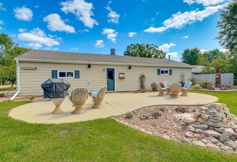 Shawano Vacation Rental: Close To Main Street!