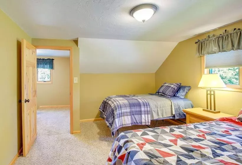 Shawano Vacation Rental: Close To Main Street!