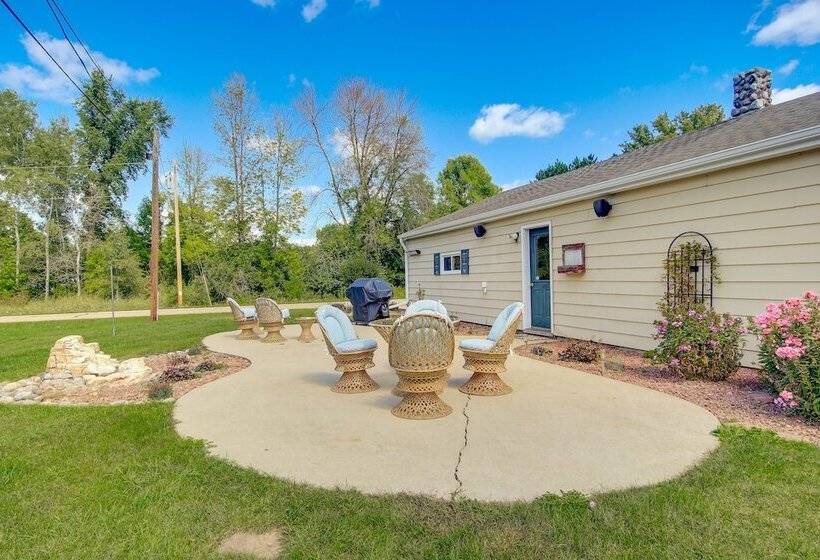 Shawano Vacation Rental: Close To Main Street!