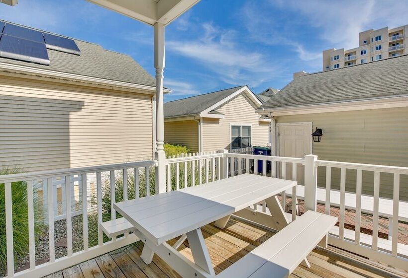 Sunny Atlantic City Home: Walk To Beach!