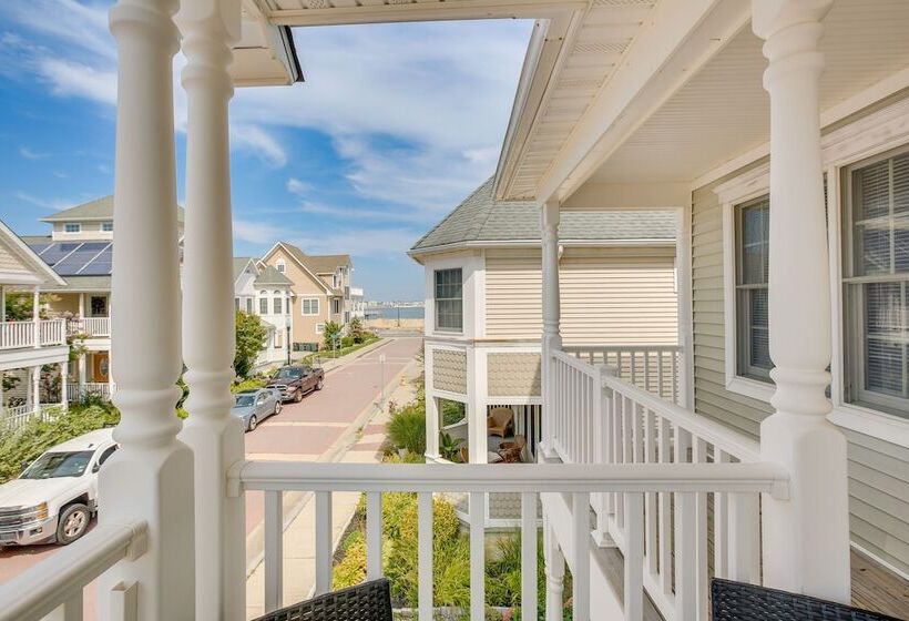 Sunny Atlantic City Home: Walk To Beach!