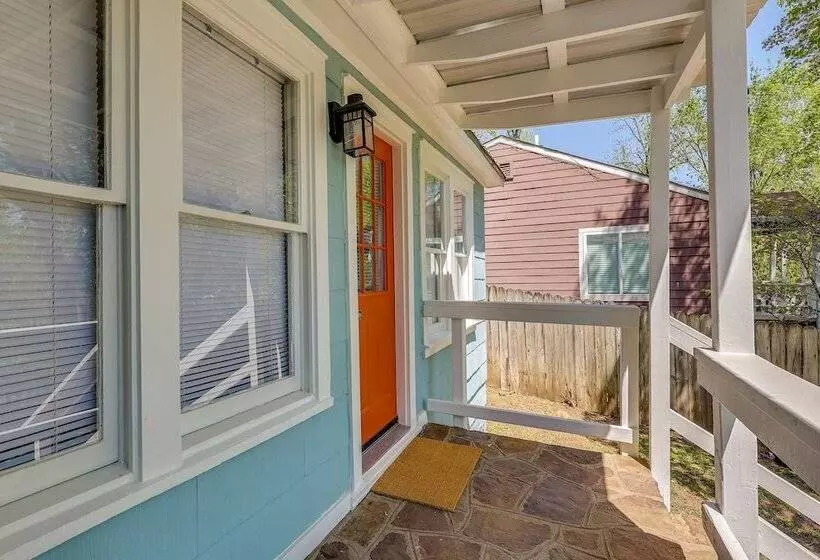 Vibrant Fayetteville Home   Walk Downtown!
