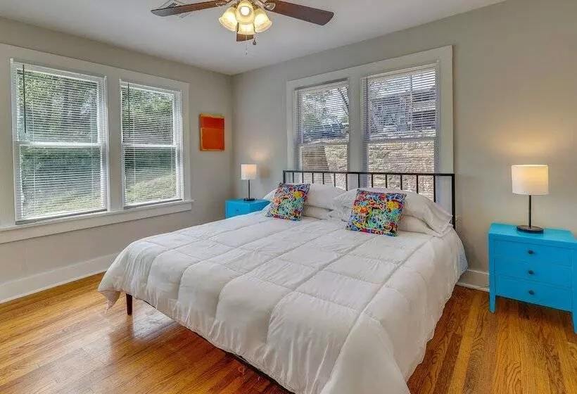 Vibrant Fayetteville Home   Walk Downtown!