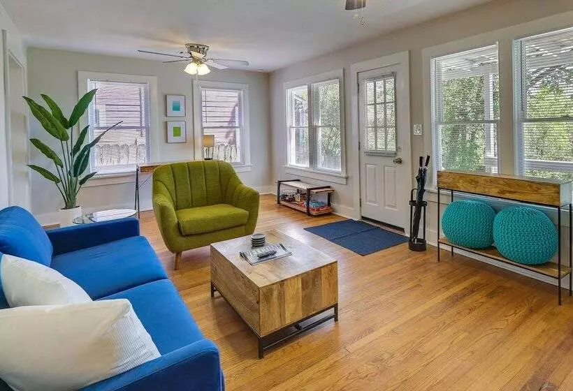 Vibrant Fayetteville Home   Walk Downtown!