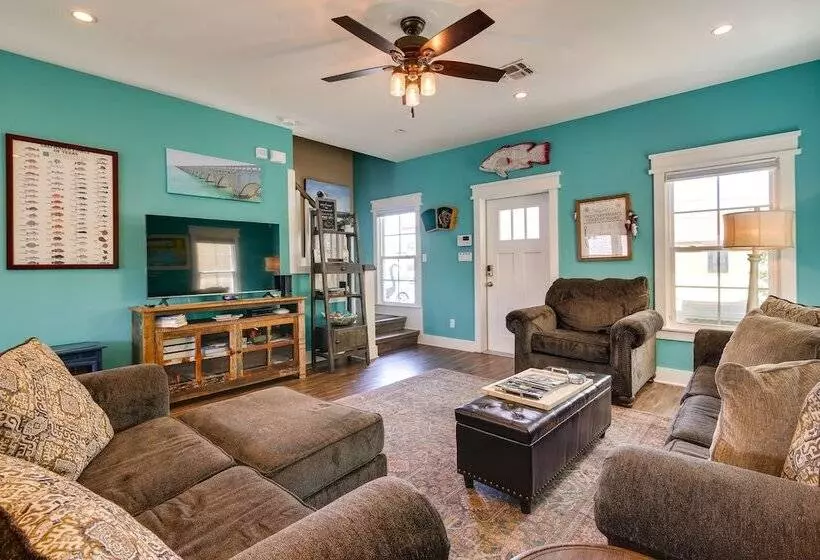 Waterfront Port Isabel Home W/ Private Boat Dock!