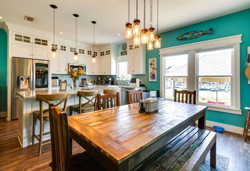 Waterfront Port Isabel Home W/ Private Boat Dock!