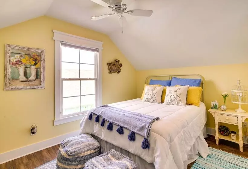 Waterfront Port Isabel Home W/ Private Boat Dock!