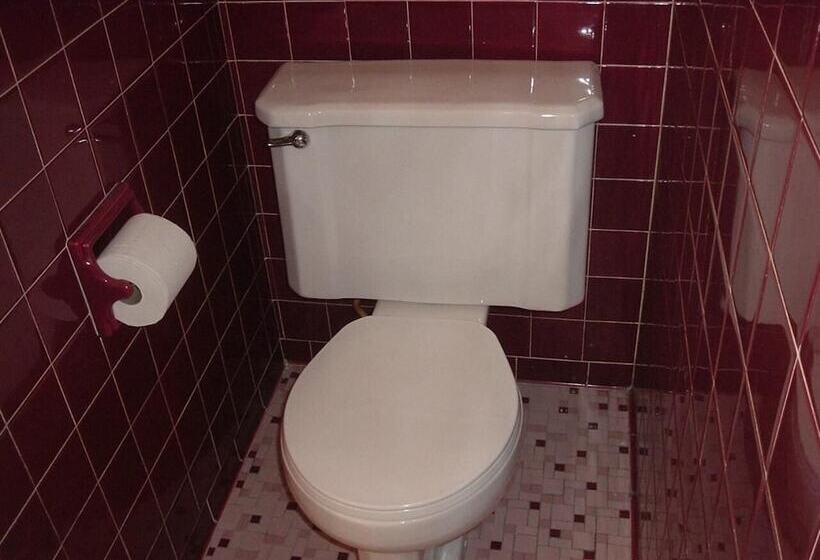 Fels Three Crown Motel