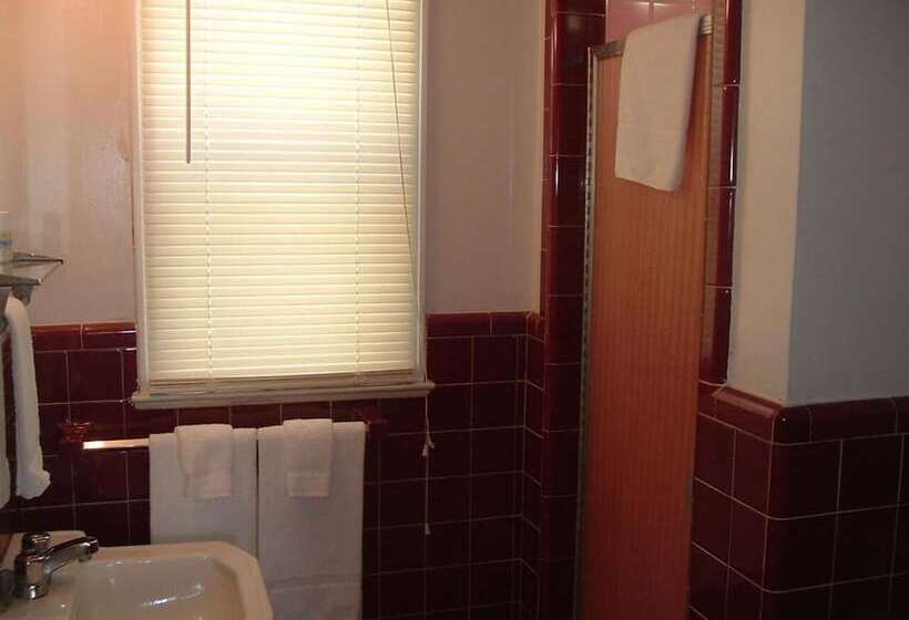 Fels Three Crown Motel