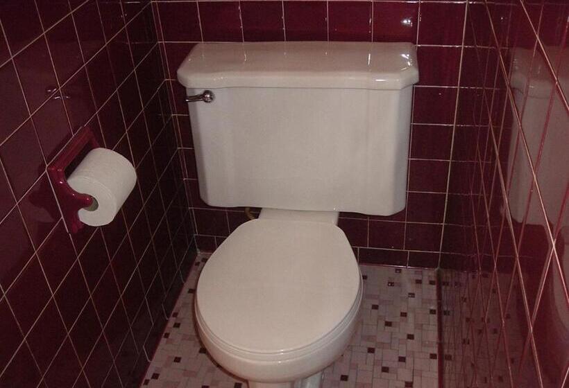 Fels Three Crown Motel