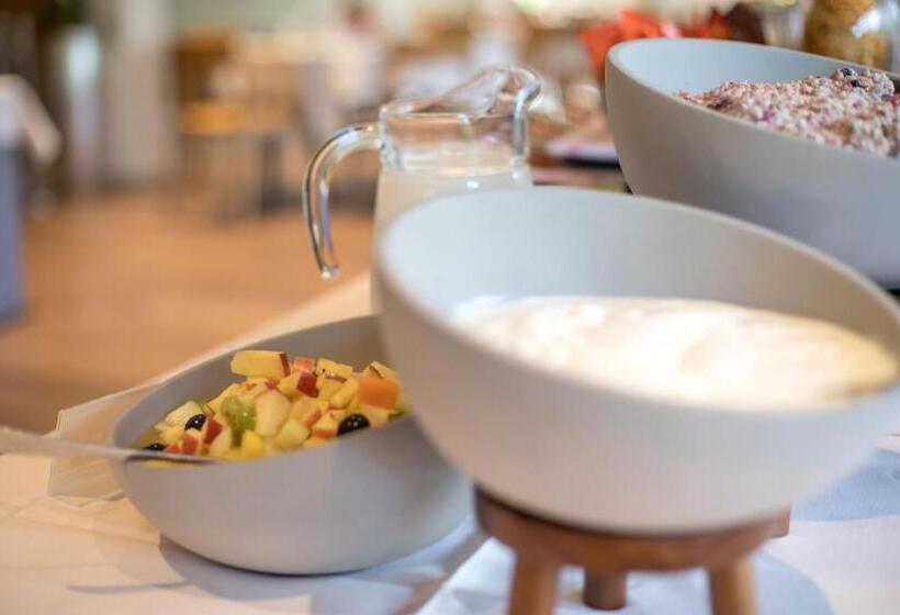 בית מלון כפרי Allegro Einsiedeln