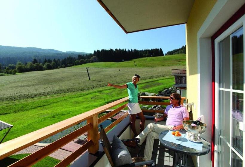 ホテル Almgut Mountain Wellness