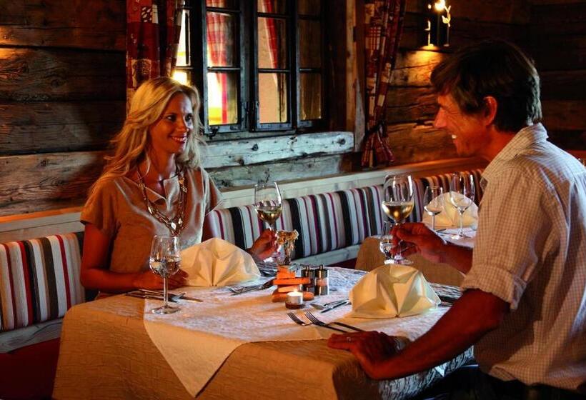 ホテル Almgut Mountain Wellness