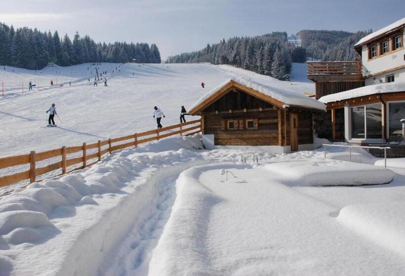 ホテル Almgut Mountain Wellness